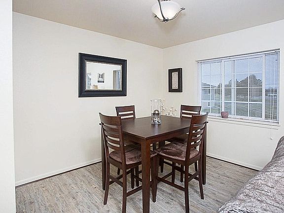 2nd image of 532 Hurdle Cir APT 413