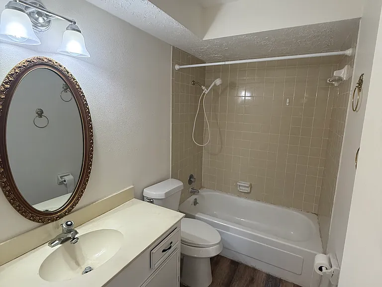 8310 Beechnut St #A — Photo 24