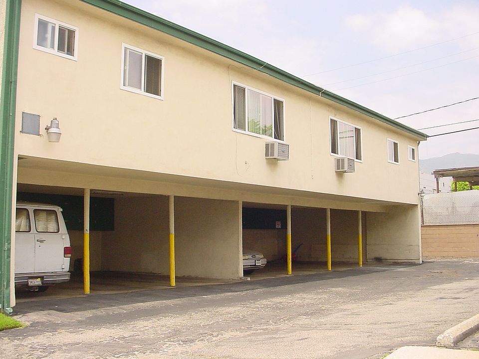 2nd image of 627 Marion Pl APT 7