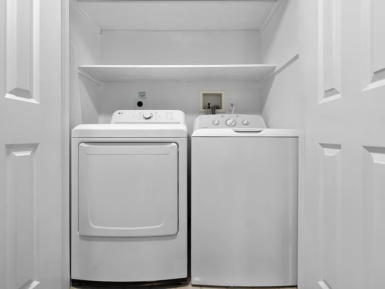 342 Front St #2 — Photo 35