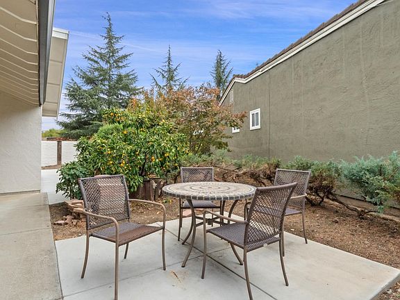 3rd image of 5996 S Garden Ct