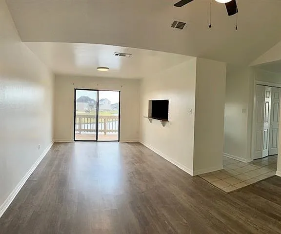 1 bed, 1.0 bath, 690 sqft, $1,095 — Photo 3