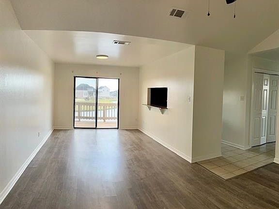 3rd image of 4456 Pontchartrain Dr