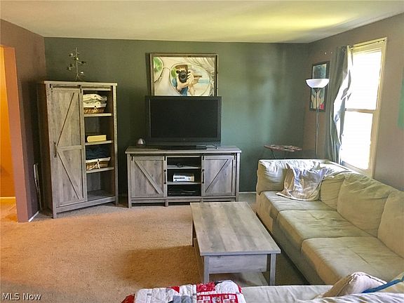 2nd image of 355 Earl Dr NW