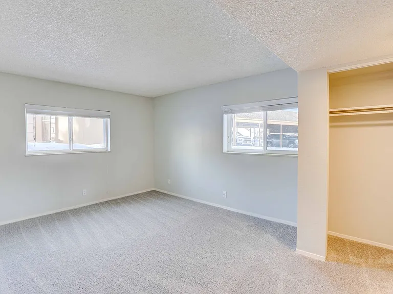 Riva Ridge Apartments — Photo 41