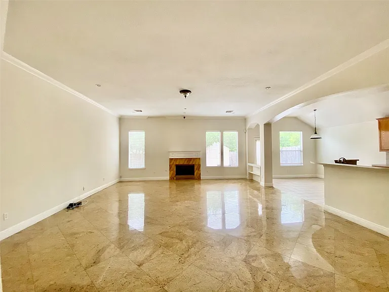 10323 Stanbrook Dr — Photo 23