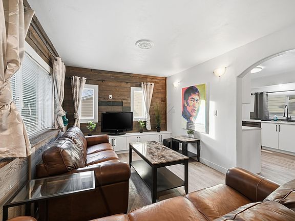 5th image of 10656 93rd St NW