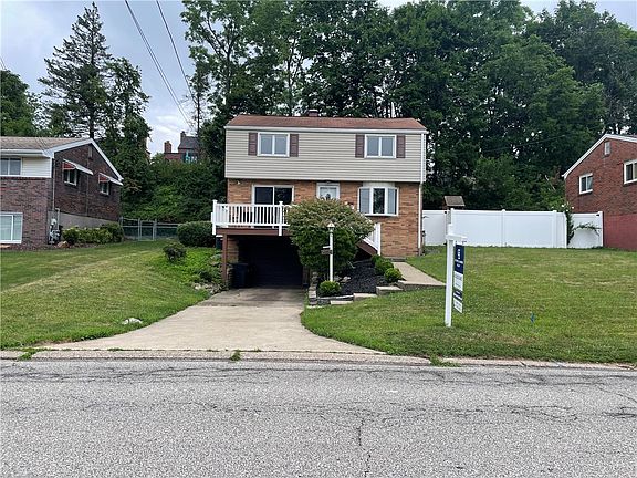 3rd image of 618 Arbor Ln