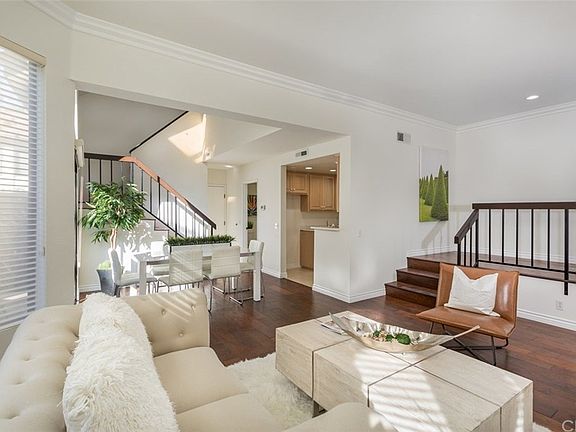 5th image of 4446 Emerald St #1