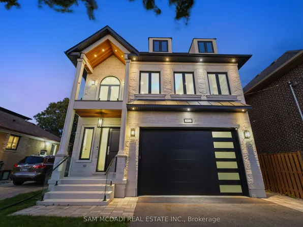 303 Delta St, Toronto, ON M8W 4G1