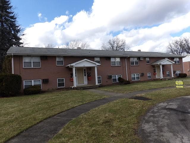 1st image of 972 Patricia Dr APT 2