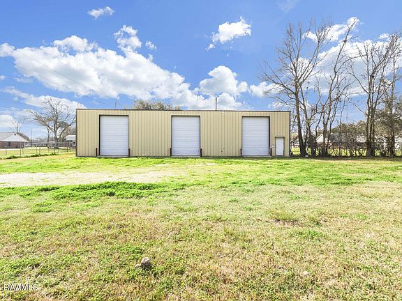 2nd image of 209 D Arceneaux Rd