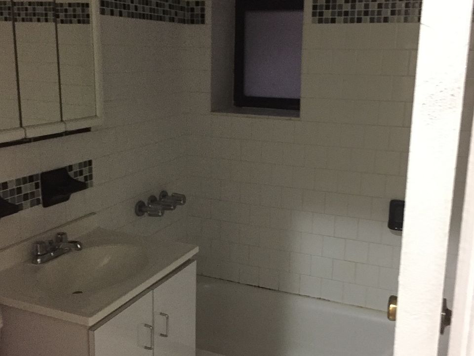 1st image of 4317 48th St APT 4A