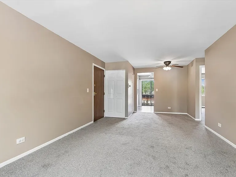 386 Echo Ln #4 — Photo 5