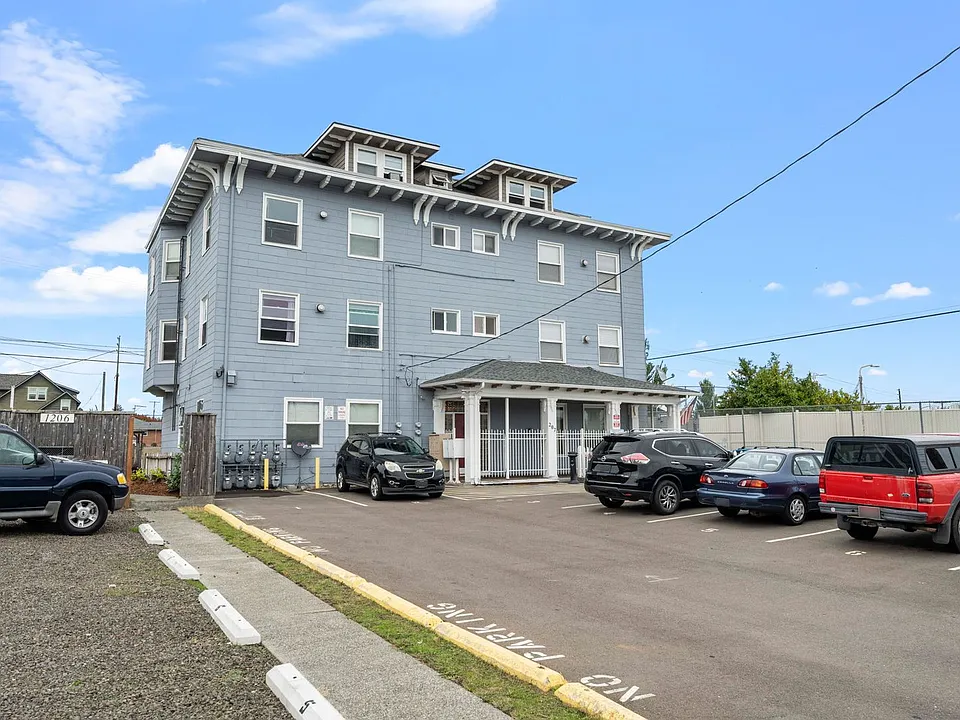 207 Chester Ave