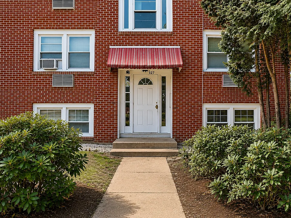 127 Trenton St #3