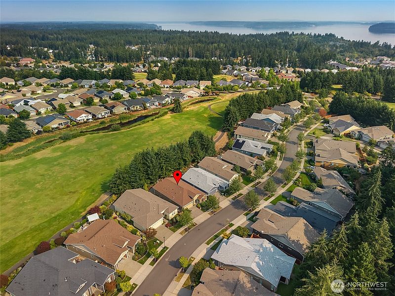 2nd image of 4805 Meriwood Drive NE