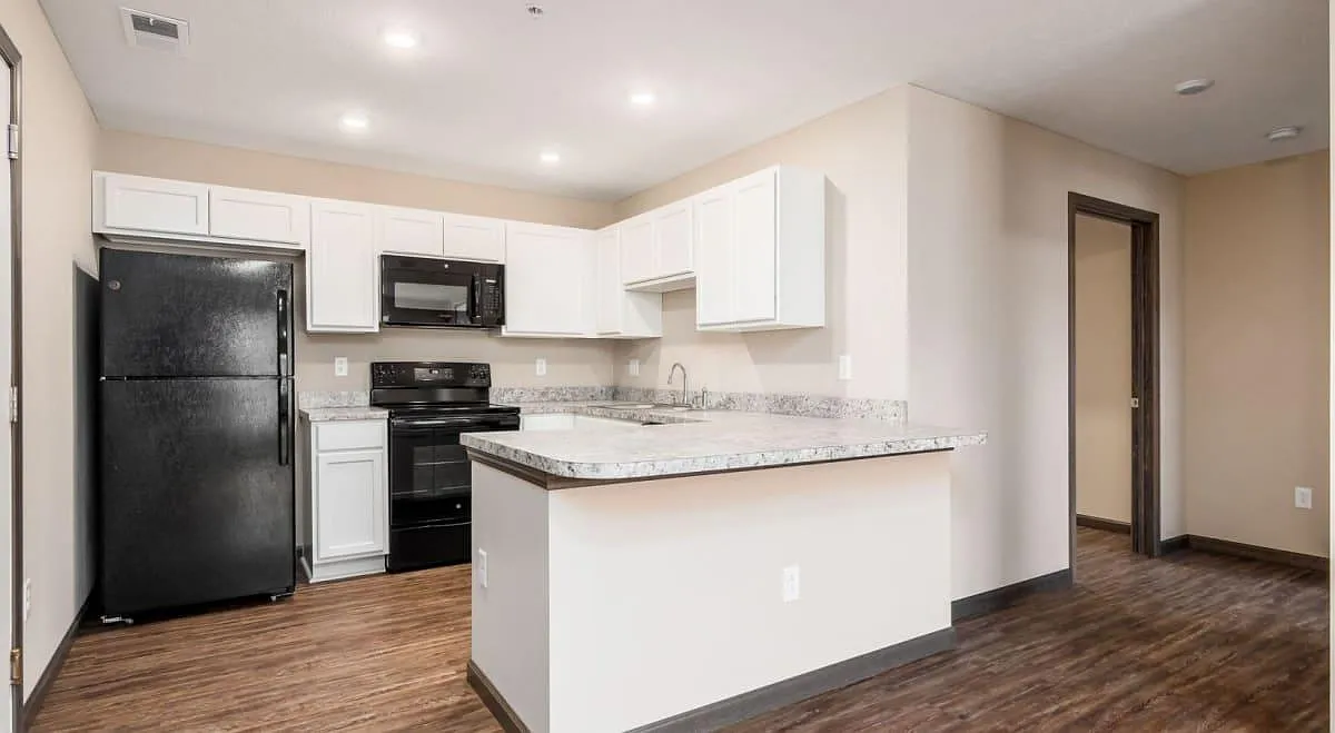 Hutchison Place Apartments — Photo 3