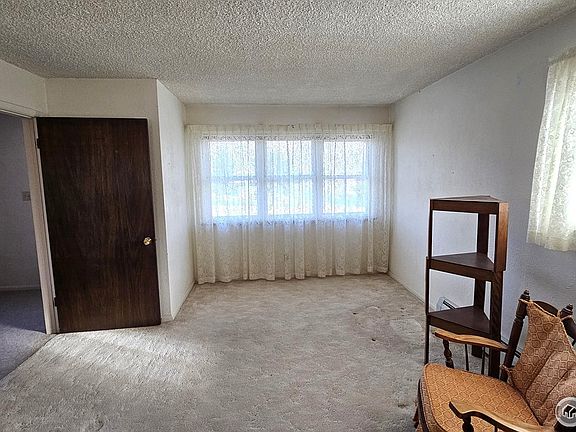 4th image of 19611 Barnes Cir