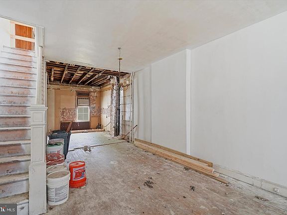 3rd image of 522 E 35th St