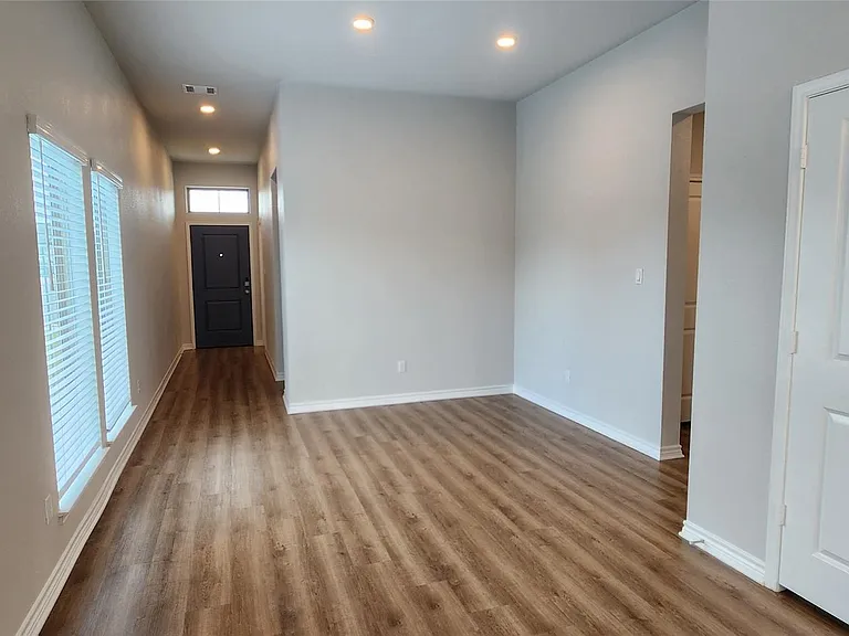 408 Los Olives Ln — Photo 10