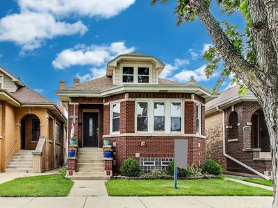 5918 W Eddy St, Chicago, IL, 60634
