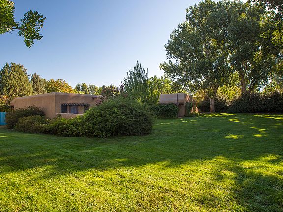 3rd image of 858 Camino De Lucia