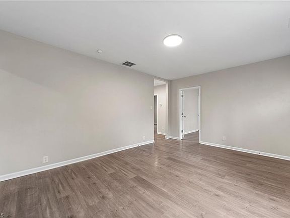 5th image of 1413 Woodmere Dr