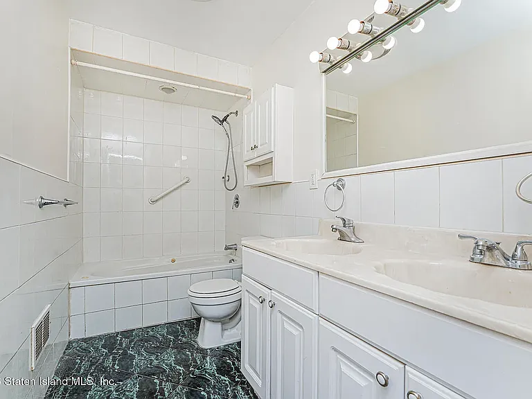 Gary Pl — Photo 7