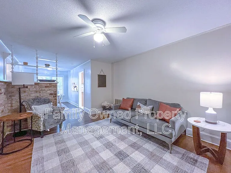 806B N Magnolia St — Photo 7