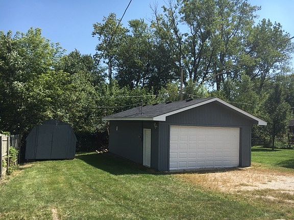 3rd image of 1103 Barberry Ln