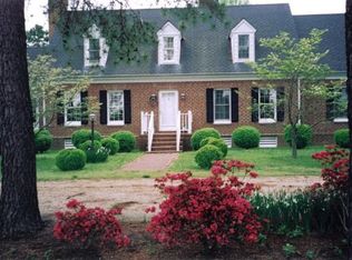 578 Guarding Point Ln, Kilmarnock, VA 22482