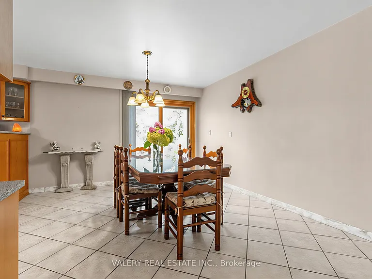 370 Maple Leaf Dr — Photo 10