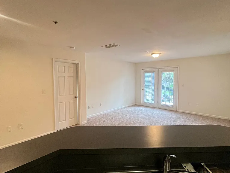 Wesley St. Claire Apartments at Lawrenceville — Photo 153