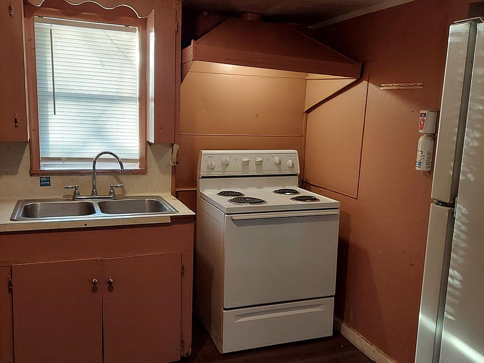 1st image of 1717 Mary St