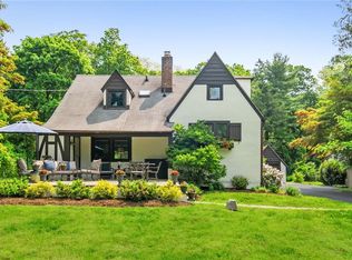 345 Quaker Rd, Chappaqua, NY 10514