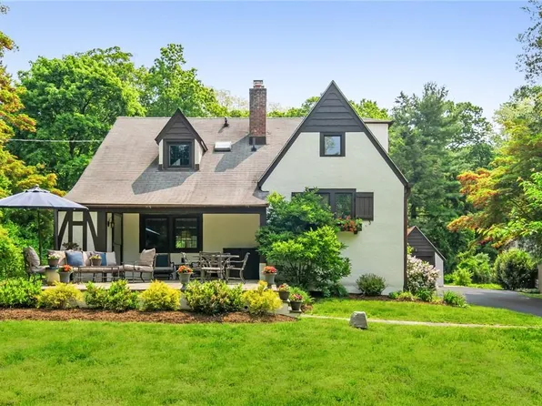 345 Quaker Road, Chappaqua, NY 10514