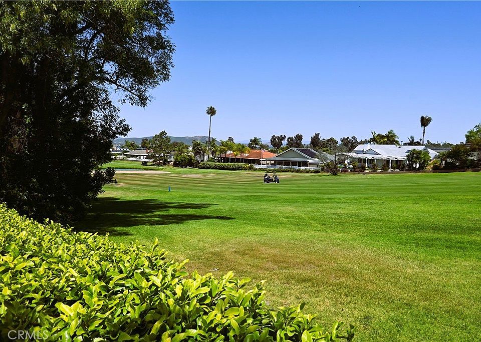 2nd image of 1075 La Reina Dr
