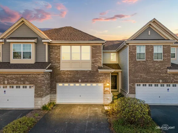 2832 Henley Ln, Naperville, IL 60540
