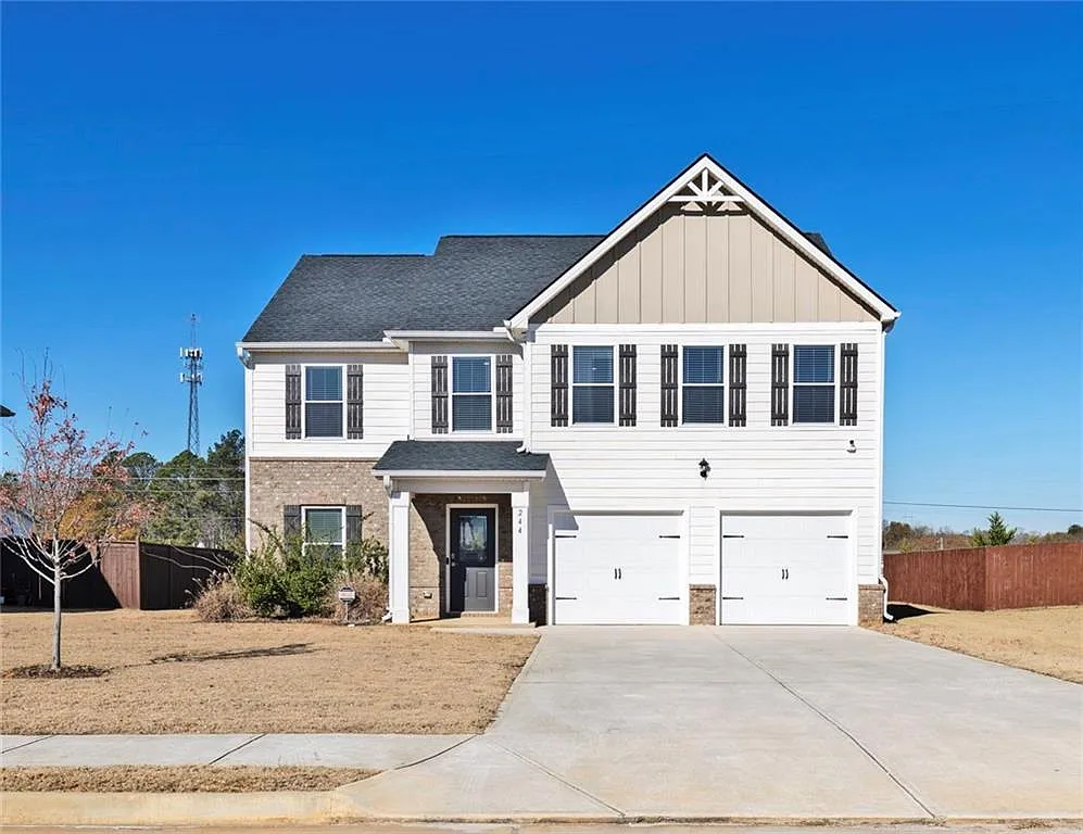 4 bed, 2.5 bath, 2368 sqft, $2,900 — Photo 1