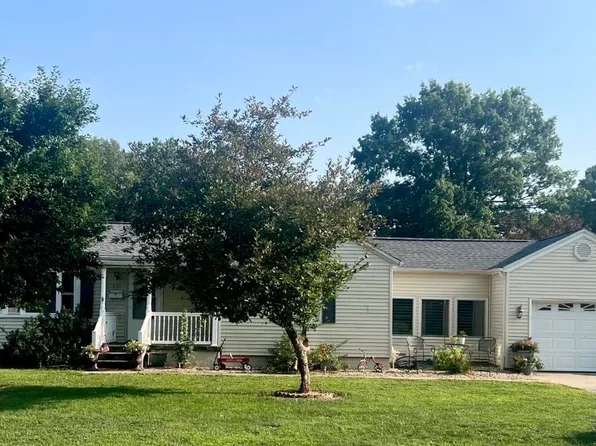 905 W North St, Auburn, IL 62615