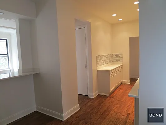 Rented by Bond New York | media 33