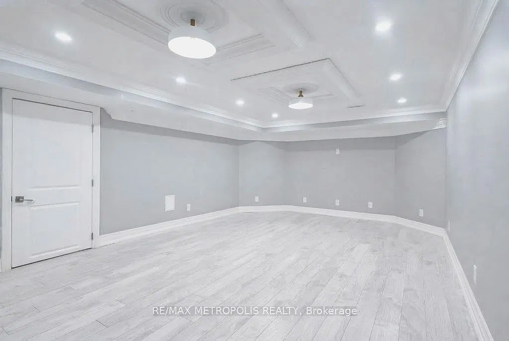 2 bed, $1,900 — Photo 2