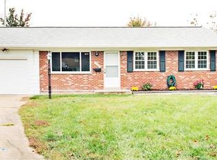 1700 Mary Hubert Ct, Saint Louis, MO 63125