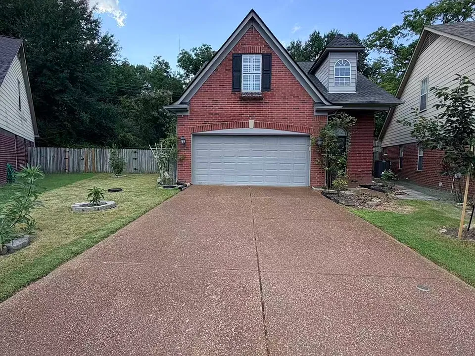 897 Abbey Grove Ln