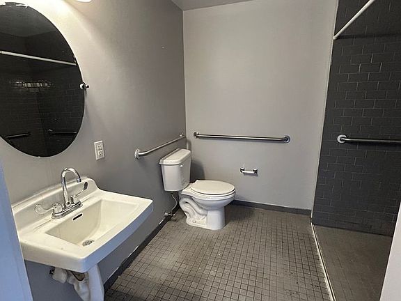 2nd image of 5700 Ogontz Ave #B304
