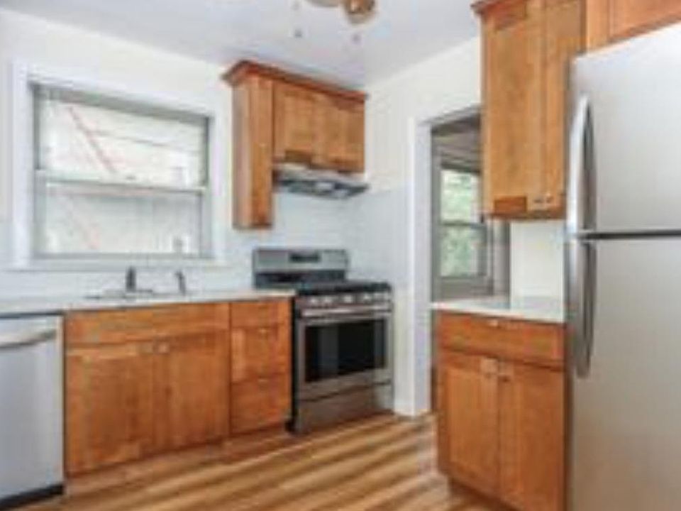 2nd image of 1 Battle Ave #2