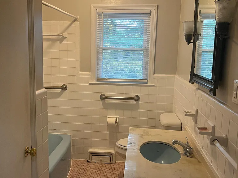 241 Shirley Dr — Photo 15