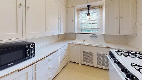 2530 Kendall Ave Photo 1