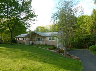6 Pepper Hollow Dr, Clifton Park, NY 12065